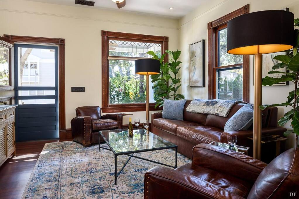 Upscale Downtown Walk To Shops Bars 2 Casa vacanze Santa Barbara